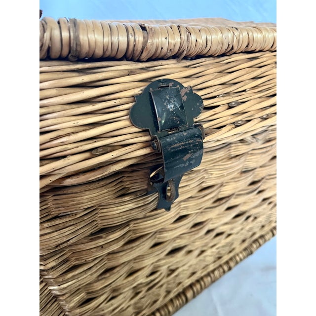 1930s French Woven Wicker Travel Trunk W/Metal Hardware For Sale In Dallas - Image 6 of 15