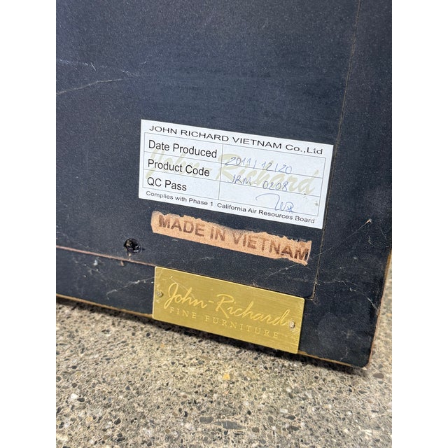 Gold John Richards Églomisé Antiqued Giltwood Mirror For Sale - Image 8 of 8