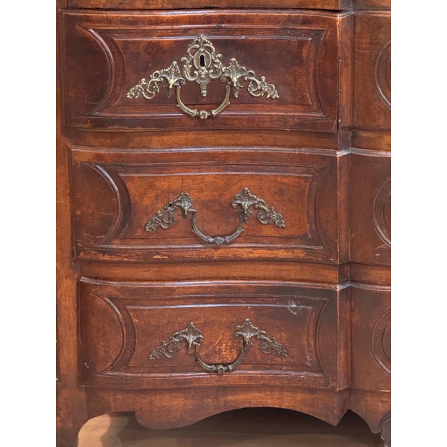 Brown Early 18th Century French Provincial Walnut Commode For Sale - Image 8 of 16