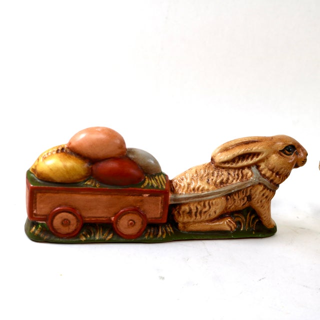 Farmhouse Vintage Wesson Folk Art Chalkware Bunny Rabbits Pushing Cart of Eggs Figurines-a Pair For Sale - Image 3 of 16