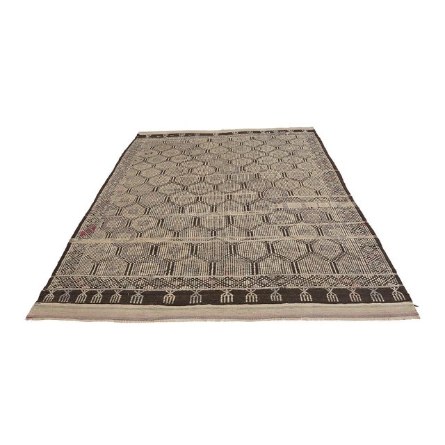 Embroidered vintage handwoven kilim rug from Denizli region of Turkey. Approximatelly 50-60 years old. In very good...