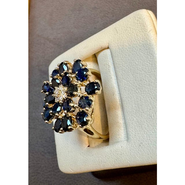 2.5 Carat Oval Blue Sapphire and Diamond Cocktail Ring in 14 Karat Gold Estate For Sale In New York - Image 6 of 18