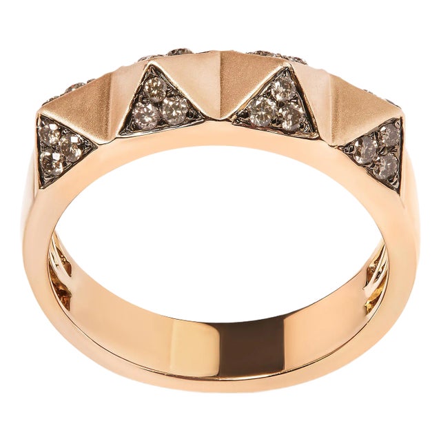 14K Rose Gold 1/4 Cttw Brown Diamond Pyramid Band Ring (Brown Color, SI1-SI2 Clarity)- Size 7 For Sale