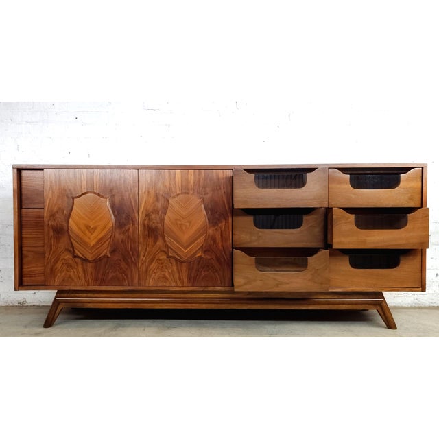 1960s Stately Restored Mid Century Modern Long Dresser Credenza Walnut Young, Attributed For Sale In Chicago - Image 6 of 18