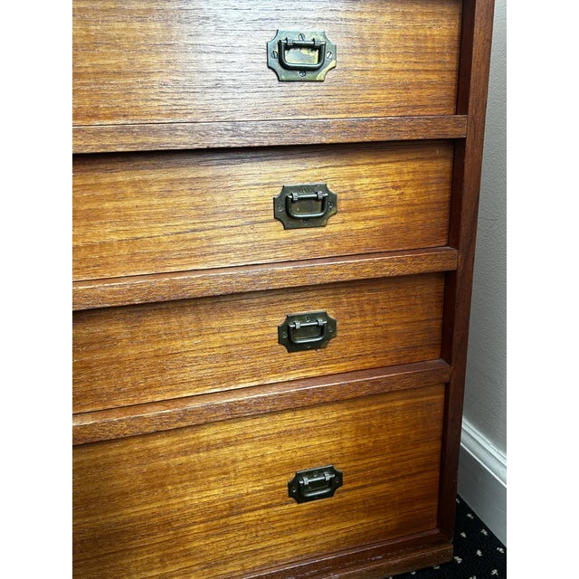 Wood Vintage Mid-Century Modern Teak 5-Drawer Chest With Brass Drop Handles For Sale - Image 7 of 15