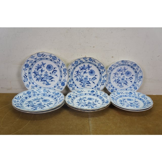 31pc Antique German Meissen Blue Onion Dinner Serving Tureens Platters Plates For Sale - Image 17 of 17