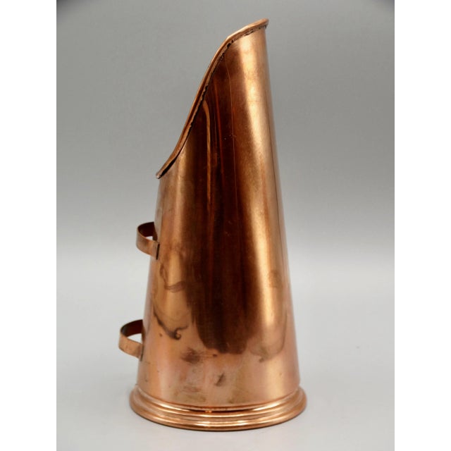 1960s Miniature English Novelty Copper Coal Scuttle Vase 9.25" Height For Sale - Image 5 of 7