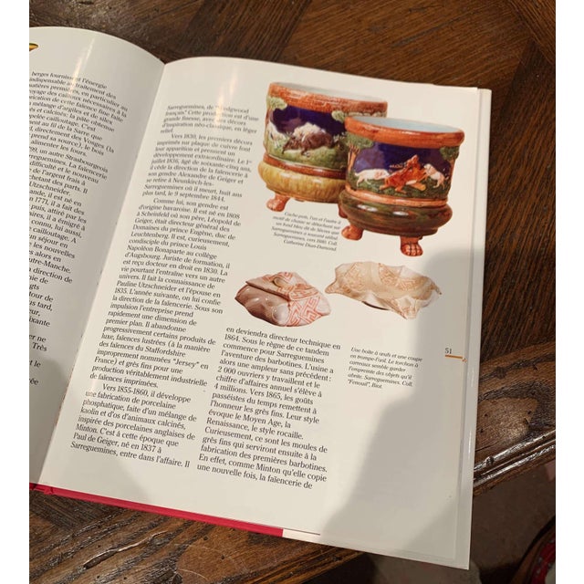 19th Century French Barbotine Ceramic Hounds & Boar Cache Pot From Sarreguemines For Sale - Image 9 of 9