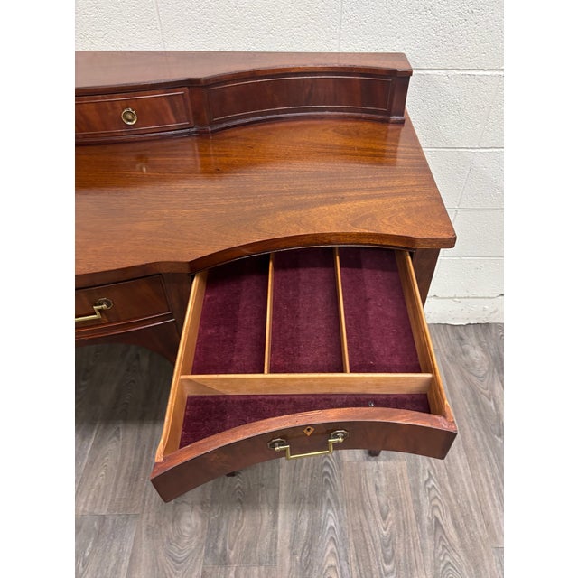 Vintage Federal Georgian George III Hepplewhite Style Mahogany Writing Desk For Sale - Image 14 of 17