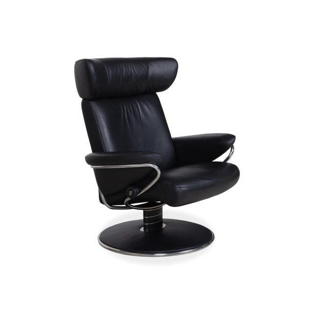 Modern Set of Black Leather Jazz Recliner and Ottoman from Stressless For Sale - Image 3 of 17