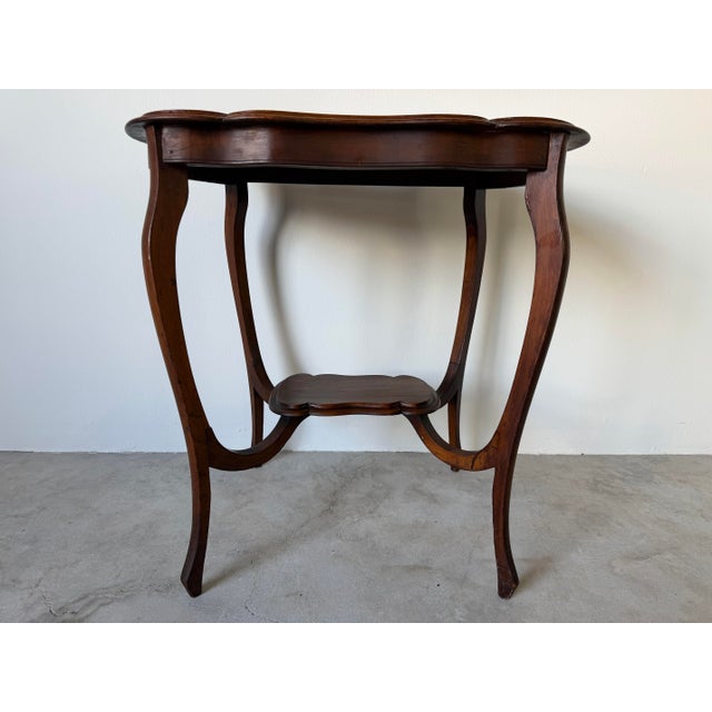 1900 - 1909 Antique Mahogany Two-Tier Serpentine Accent Table For Sale - Image 5 of 13