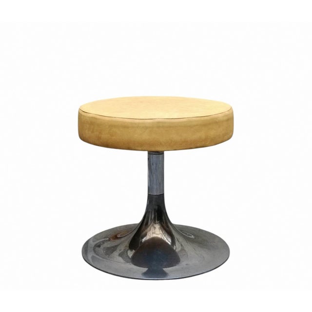 1970s Light Brown Faux Leather and Chrome-Plated Tulip Base Round Stool. Italy, 1970s For Sale - Image 5 of 8
