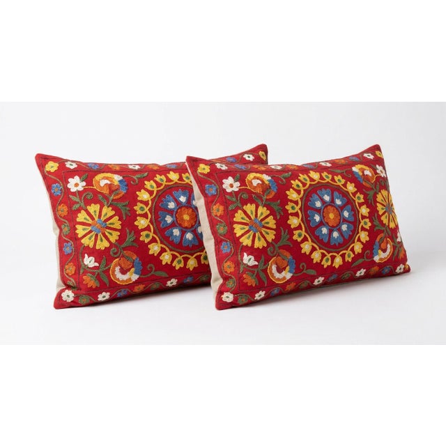Mid-Century Modern Silk Road Suzani Bedding Pillow Cover 17'' X 28'' - Set of Two For Sale - Image 3 of 4