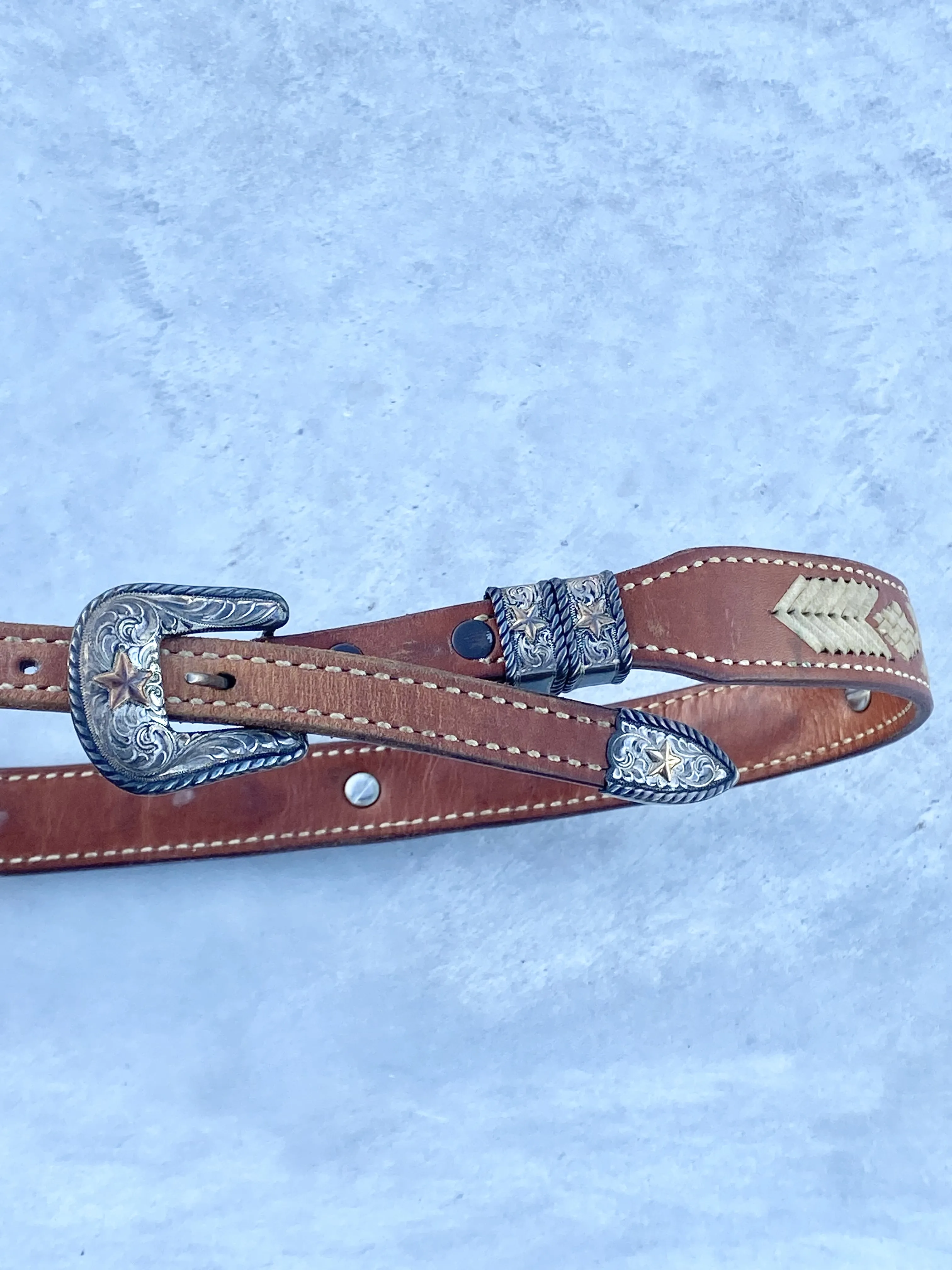 Western Cowboy Horse avec grande boucle de ceinture en