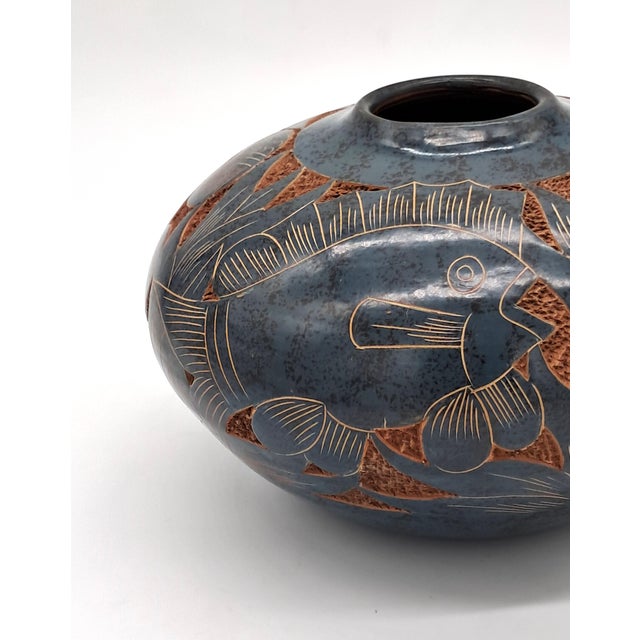 Signed Emir Calero Nicaraguan Pottery Vase, Hand-Carved Fish Design For Sale - Image 9 of 12