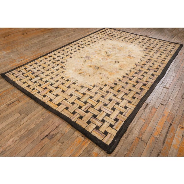 American American Hooked Wool Allover Floral 1880s Antique Beige Folk Art Carpet Rug For Sale - Image 3 of 10