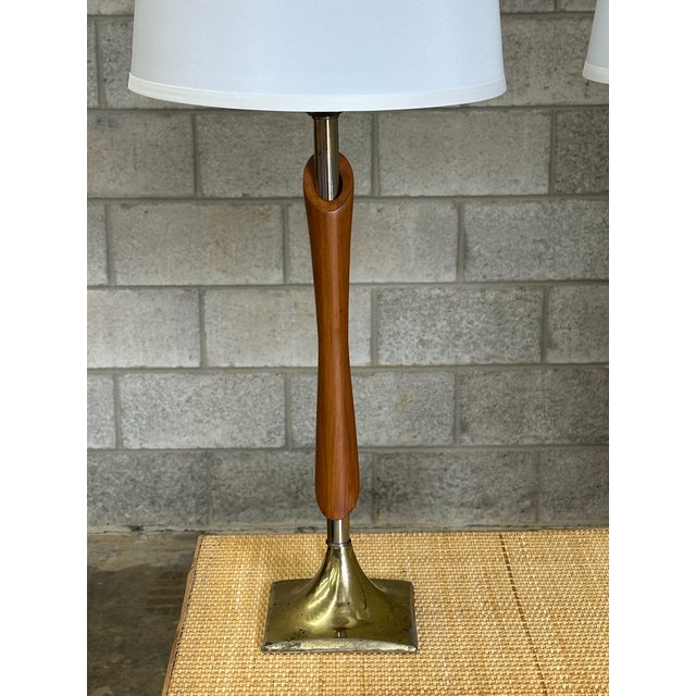 1960s 1960s Mid-Century Modern Walnut and Brass Sculptural Lamps After Laurel - Pair For Sale - Image 5 of 12