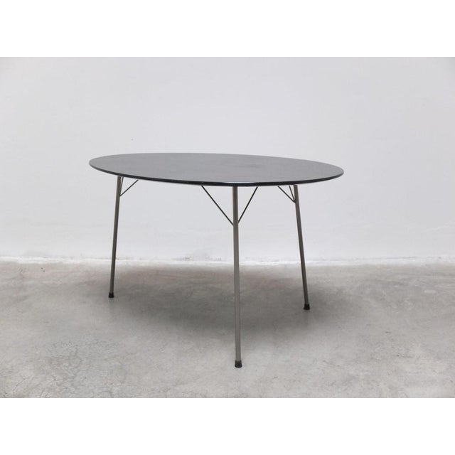 Egg Table by Arne Jacobsen for Fritz Hansen, 1952 For Sale - Image 5 of 18