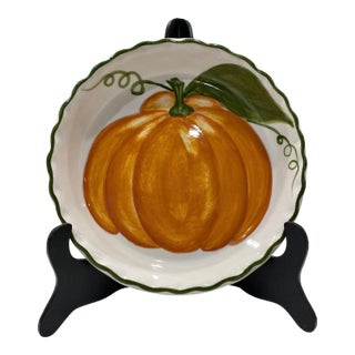 Hand Painted 1997 Laurie Gates Pumpkin Pie Dish for Williams Sonoma. Sculpted Why Rim. Fall Decor. Thanksgiving For Sale