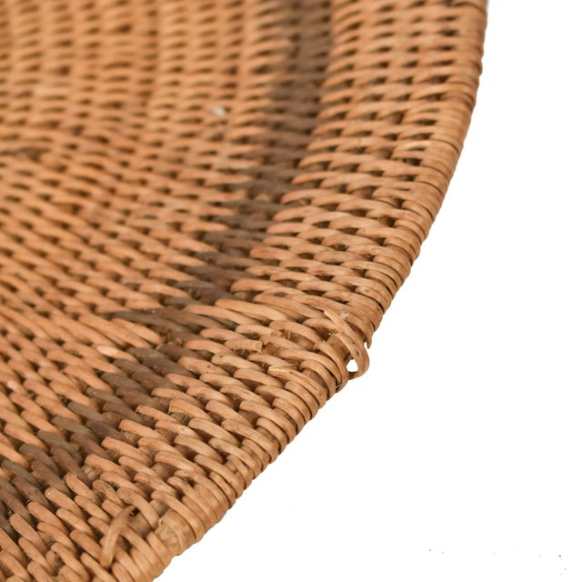 Early 20th Century Early 20th Century Makenge Flat Wedding Basket 16 Inch Zambia For Sale - Image 5 of 7