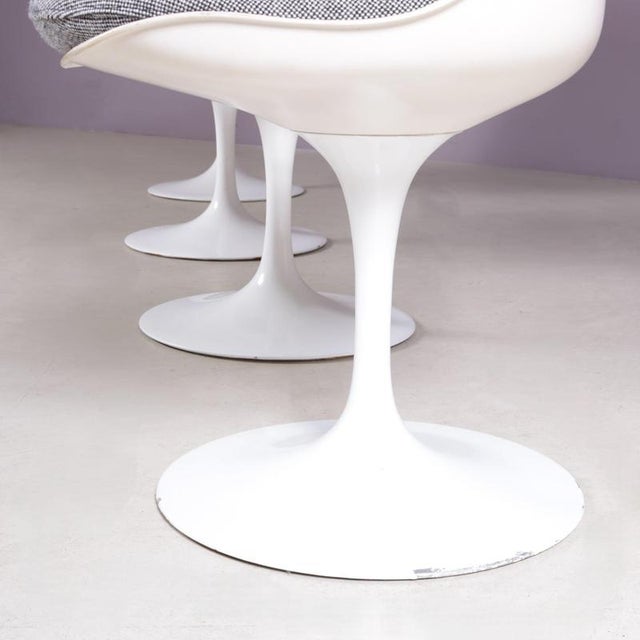 This beautiful set of four Tulip chairs was designed by Eero Saarinen for Knoll International and dates from the 1960s....