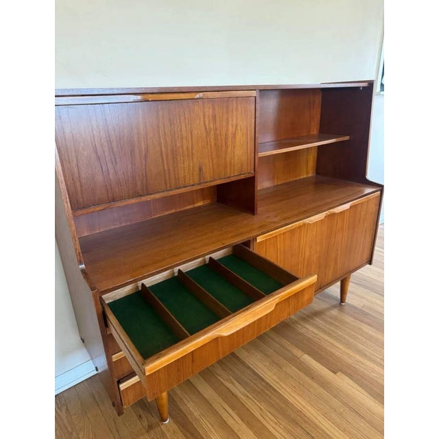 Mid-Century Modern Mid Century Modern Highboard/Sideboard/Hutch/Credenza For Sale - Image 3 of 13