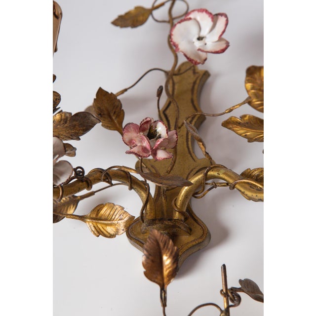 Vintage French Wall Lights in Brass and Porcelain Flowers, 1950s, Set of 2 For Sale - Image 9 of 12