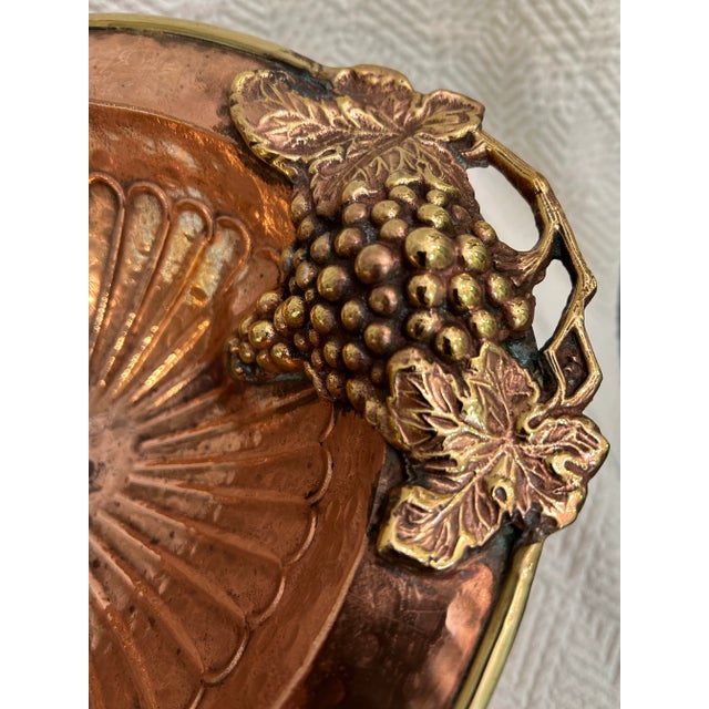 1960s Vintage Hammered Copper and Brass Oval Pedestal Bowl With Grapes Handles For Sale - Image 5 of 10