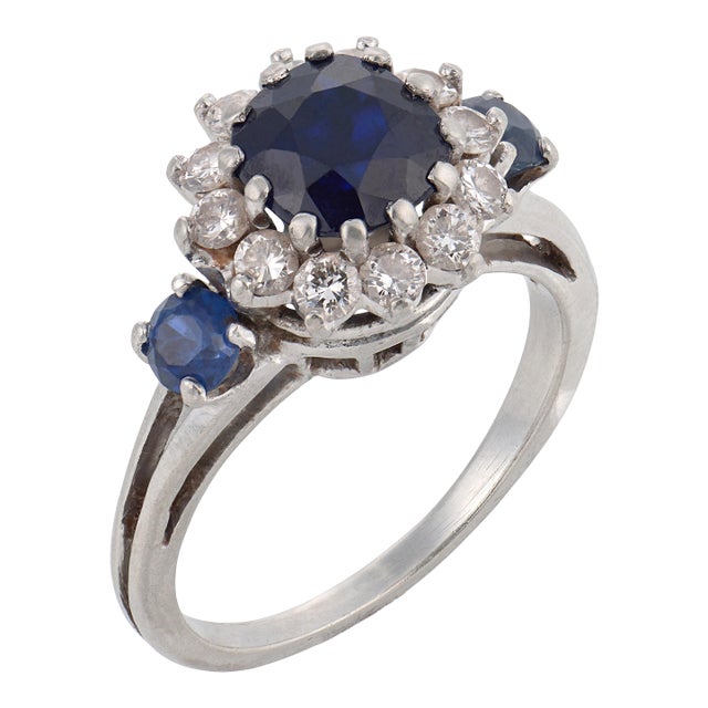 1970s Gia 1.55 Carat No Heat Sapphire Diamond Platinum Cluster Ring, Size 5 For Sale