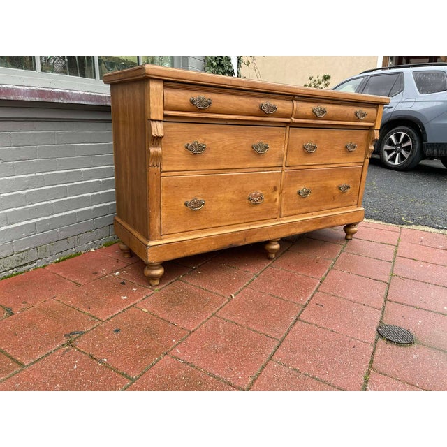 English Late Victorian Pine Dresser, c. 1890s – Six Drawers, Turned Feet Description: A charming late Victorian English...