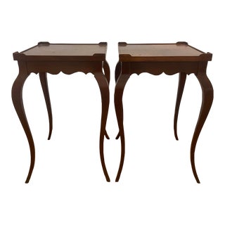 Mid to Late 20th Century Hekman Walnut Inlaid Parquetry Square French Louis XV Accent Tables, a Pair For Sale