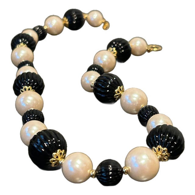 Vintage Trifari Gold-Tone Faux Pearl & Black Ribbed Bead Necklace | Signed Trifari Tm | Classic Mid-Century Costume Jewelry For Sale