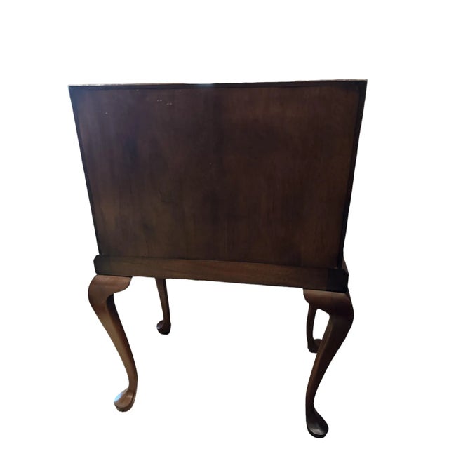 Queen Anne Vintage Hickory Chair Co. Mahogany Queen Anne Style Silver Chest of Drawers C.1940 For Sale - Image 3 of 12