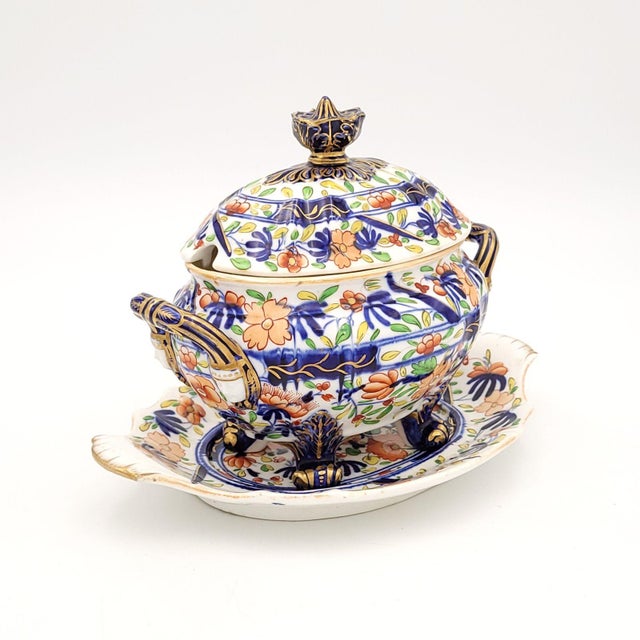 English Pair of Coalport Sauce Tureens, England Circa 1825 For Sale - Image 3 of 12