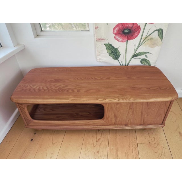 Ercol Mid-Century Modern Minerva Coffee Table in Elm by Lucian Ercolani for Ercol, 1990s For Sale - Image 4 of 18