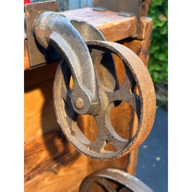 Early 20th Century Globe Vise & Truck Co. Industrial Original Patina Green Oak Factory Cart For Sale - Image 11 of 18