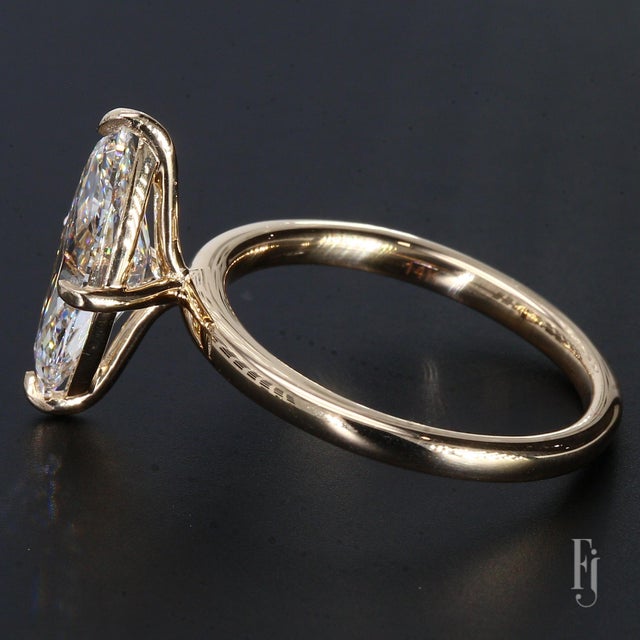 14k Yellow Gold Ring | Certified - 2.57ct F/Vs1 Marquise Lab-Diamond | Size 6.75 For Sale - Image 4 of 4