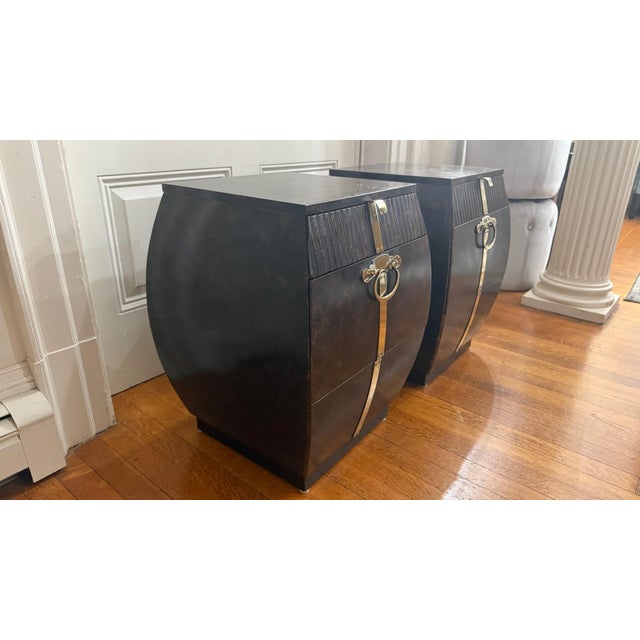 Mid-Century Modern 1960s Pair of John Widdicomb Barrel-Front Nightstands With Brass Strap Hardware For Sale - Image 3 of 15