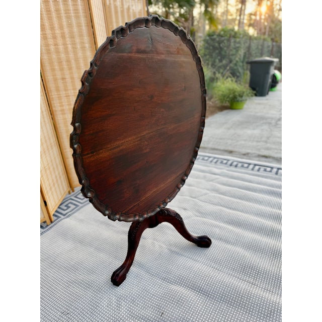 American Antique Round Tilt-Top Pedestal Table With Pie Crust Detail For Sale - Image 3 of 18