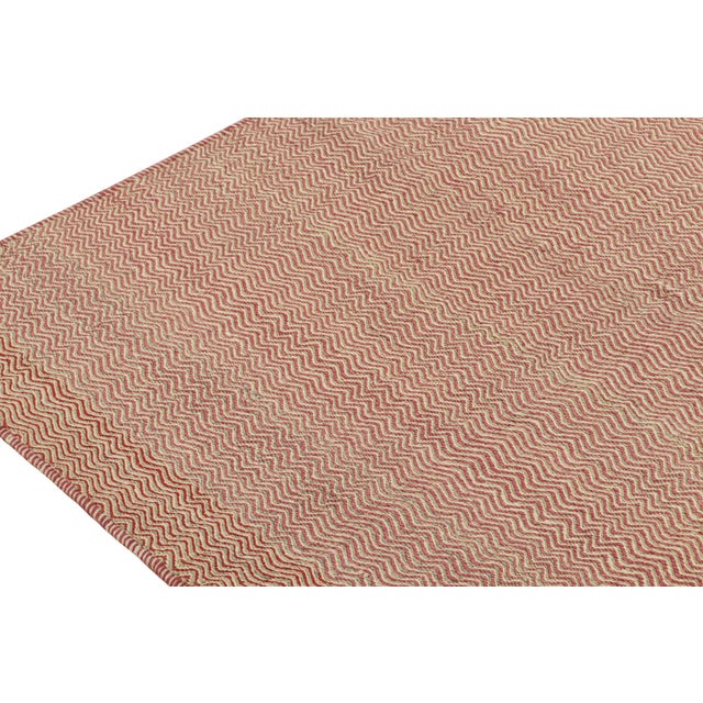 Contemporary Rug & Kilim’s Contemporary Kilim Rug in Pink and Beige Chevrons For Sale - Image 3 of 7