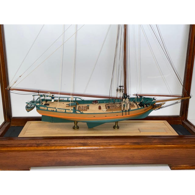 Wood Hudson River Sloop "Victorine" in Case For Sale - Image 7 of 12