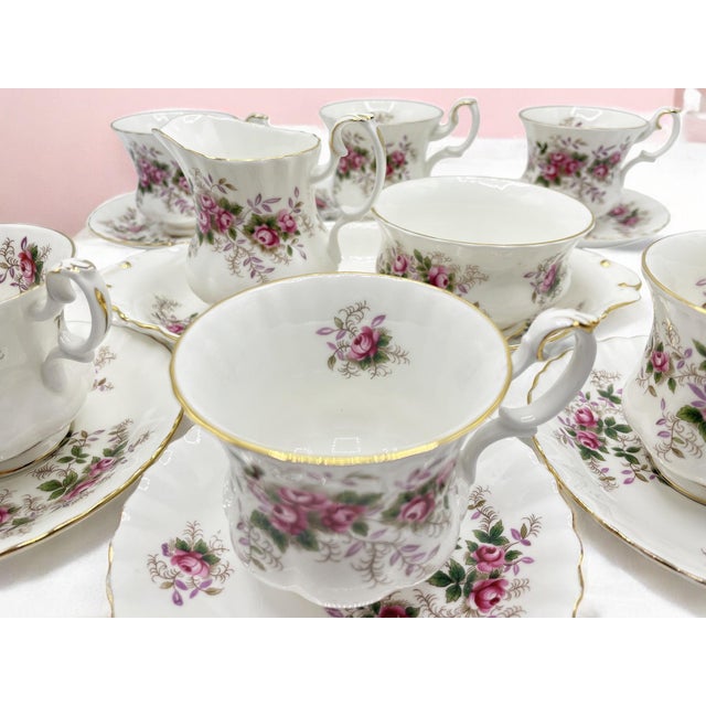 Lavender Rose Tea Service for Six People from Royal Albert, 1970s, Set of 15 For Sale - Image 4 of 16