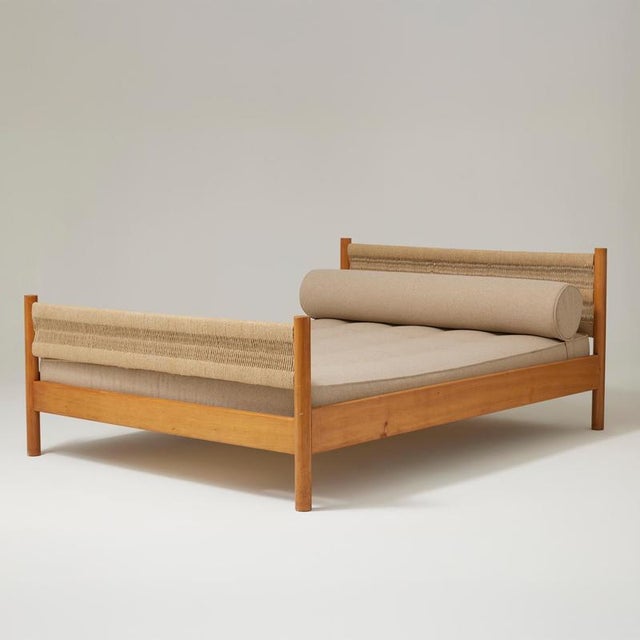 Bed attributed to Charlotte Perriand for Meribel, 1950s For Sale - Image 3 of 18