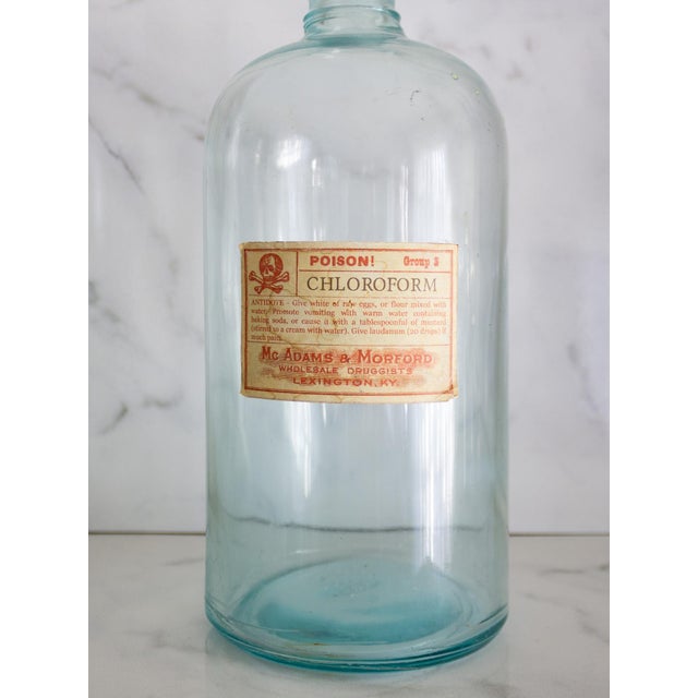 Pair of American Antique Aqua Apothecary Bottles From Chicago and Lexington For Sale - Image 13 of 18