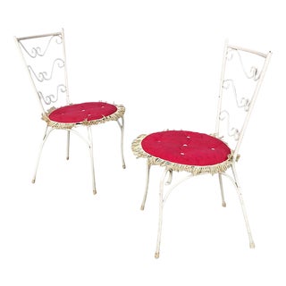 Set of Mid-Century Italian Modern White Iron Garden Chairs with Magenta Red Pillows, 1960 For Sale