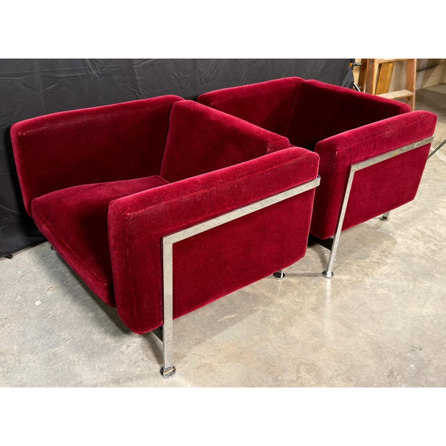 Stendig Mid-Century Modern Cube Lounge Chairs in Burgundy Mohair Velvet and Chrome, Robert Hausmann for De Sede Style - A Pair For Sale - Image 14 of 16