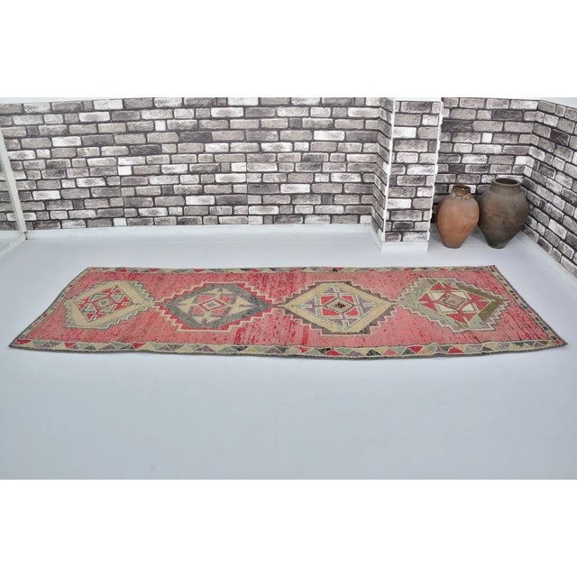Vintage Anatolian Wool Runner, Hand-Woven Rug With Vibrant Pink and Geometric Motifs For Sale In Phoenix - Image 6 of 10