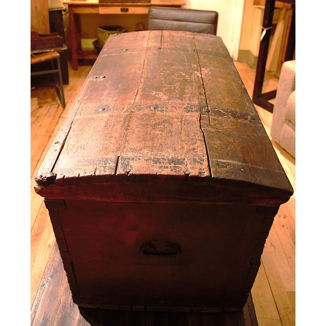 19th Century Antique European Dutch Hand-Painted Dome Top Chest For Sale In Palm Springs - Image 6 of 14