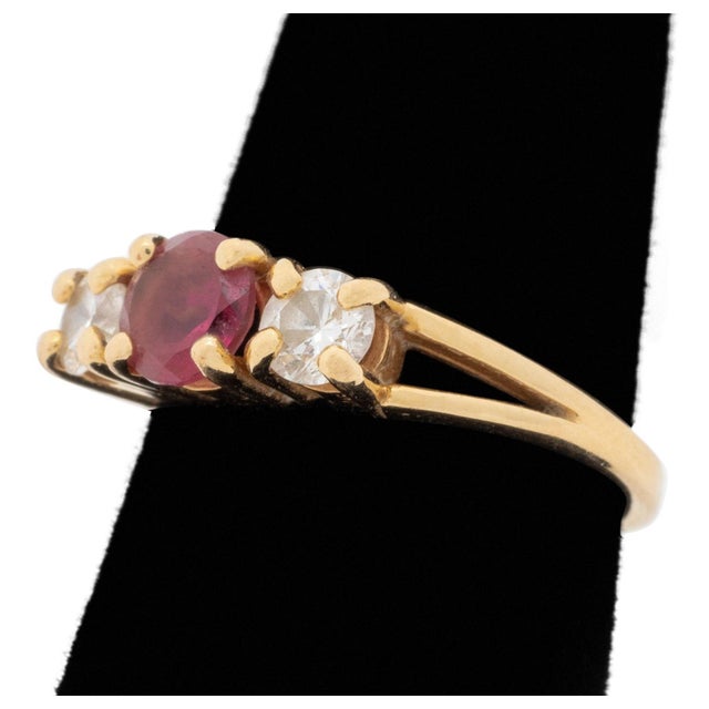 14k Yellow Gold Pink Tourmaline and Diamond Three-Stone Ring For Sale - Image 4 of 9