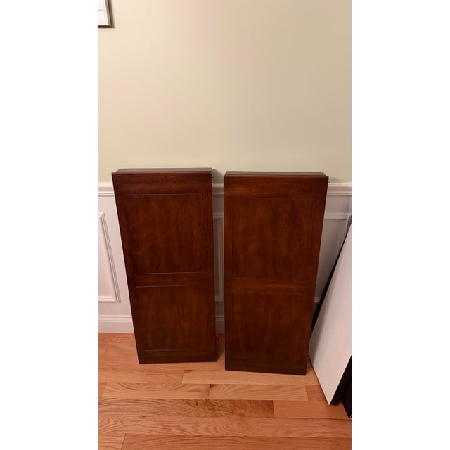 We have a used Henredon dining room set with the table, 2 armed chairs and 4 unarmed chairs. We have 2 leaves for the...